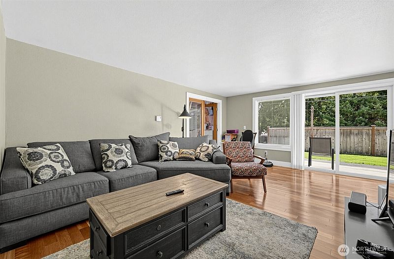 5th image of 1450 Alameda Avenue W #1