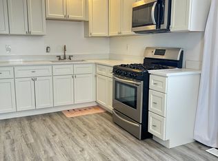 16 N Kendall St, Aurora, IL 60505