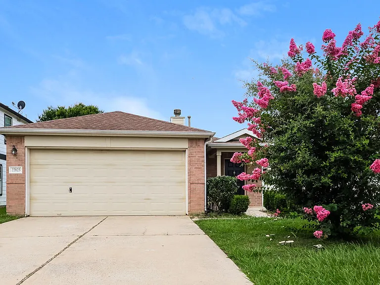 22123 Greengate Dr — Photo 1