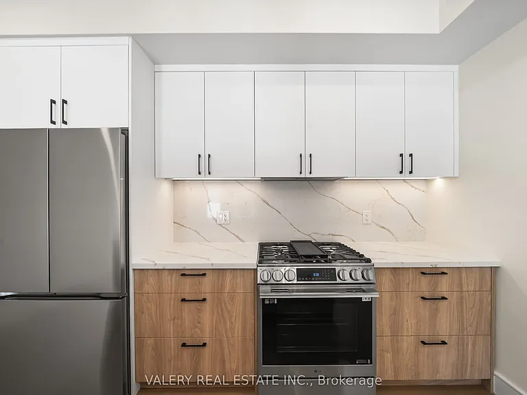 131 Dovercourt Rd #MAIN — Photo 7