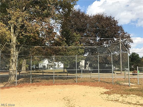 5th image of 4519 W Prospect St