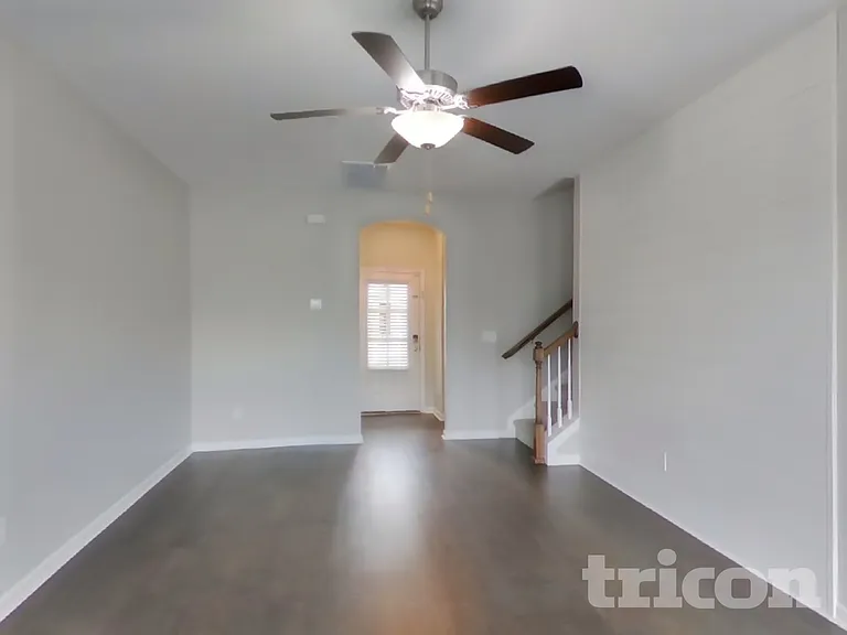 704 Finse Dr — Photo 2