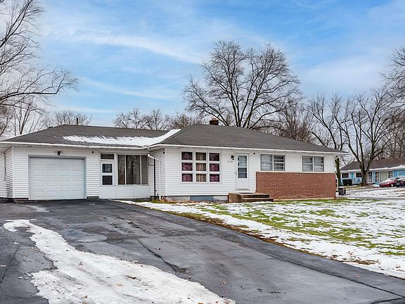 2nd image of 2725 Schaper Dr