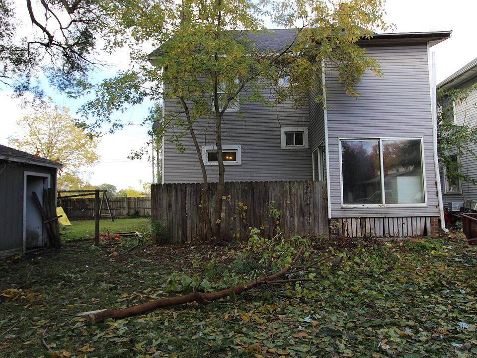 2nd image of 462 Mary St