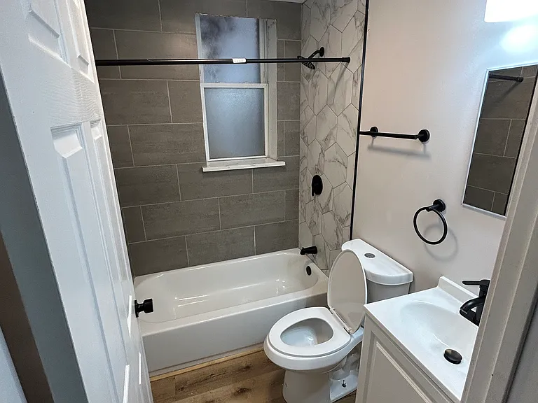 1853 S Springfield Ave #G — Photo 6