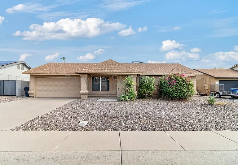 6418 W Laredo St — Photo 1