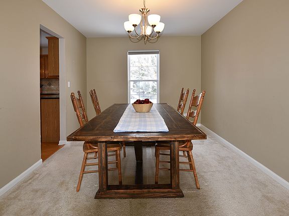 3rd image of 2212 Cheshire Dr