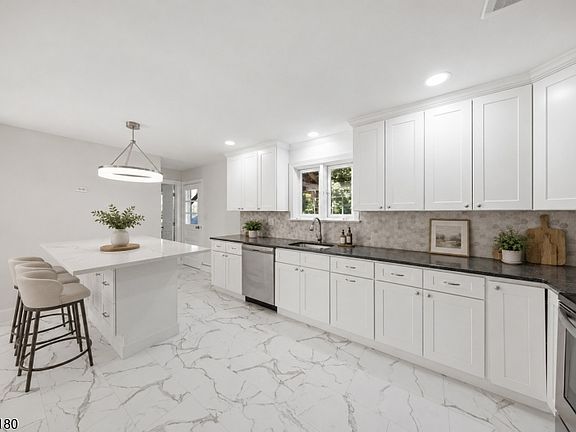 4th image of 564 Morsetown Rd