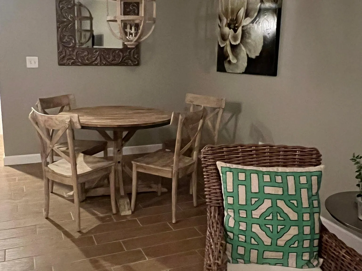 1 bed, 900 sqft, $1,000 — Photo 2