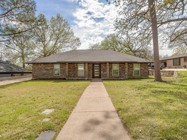 116 NE Rosamond St, Burleson, TX 76028
