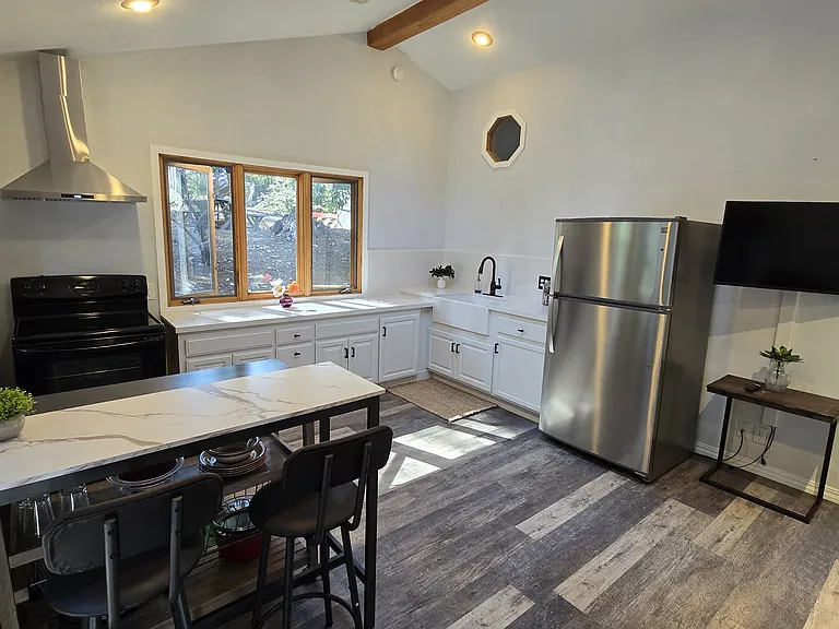 64 Comstock Ln #A — Photo 3