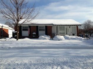 208 N Hawthorne St, Westland, MI 48185