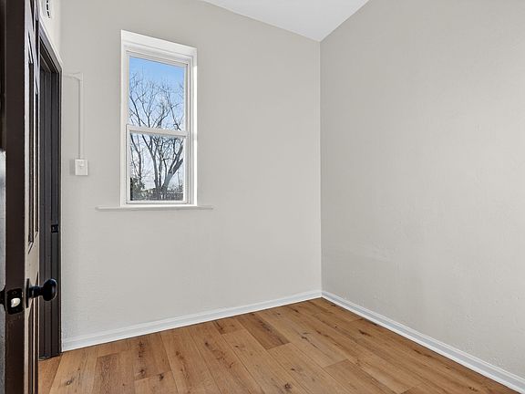 5th image of 3929-3931 S Compton Ave #3931-2F