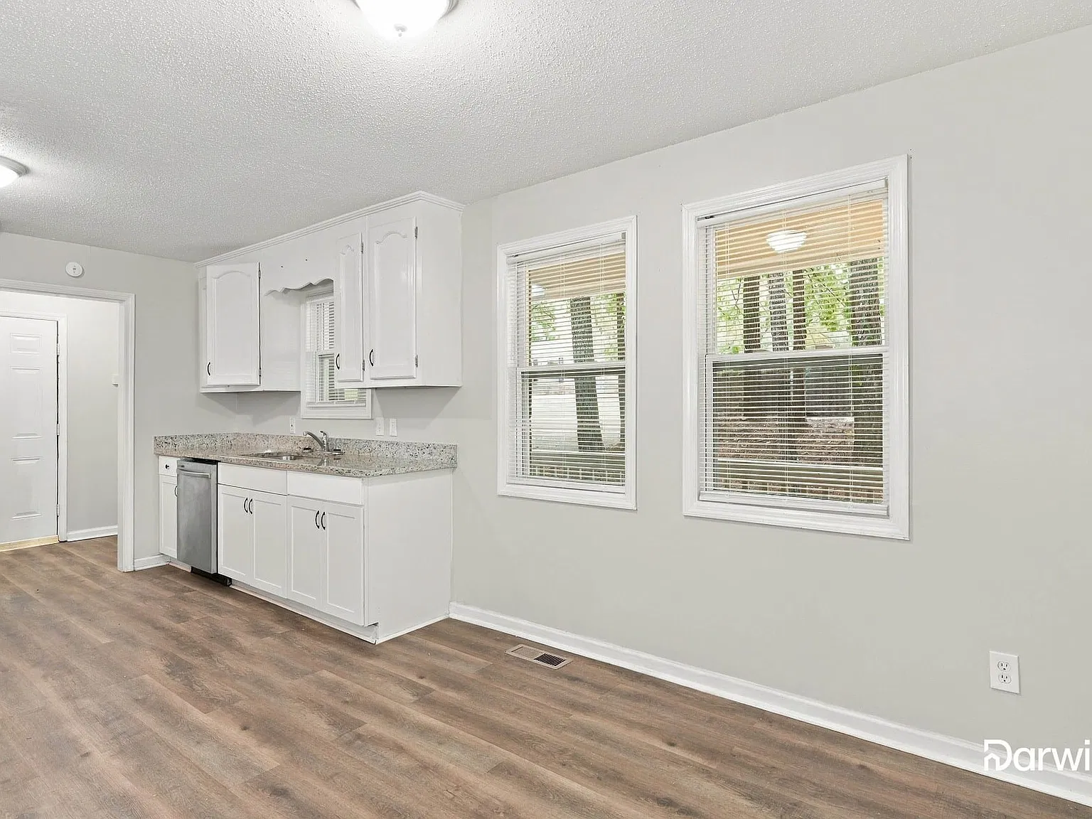3 bed, 2.0 bath, 1204 sqft, $1,245 — Photo 4
