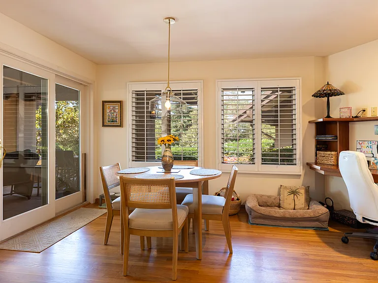 375 Las Palmas Dr — Photo 9