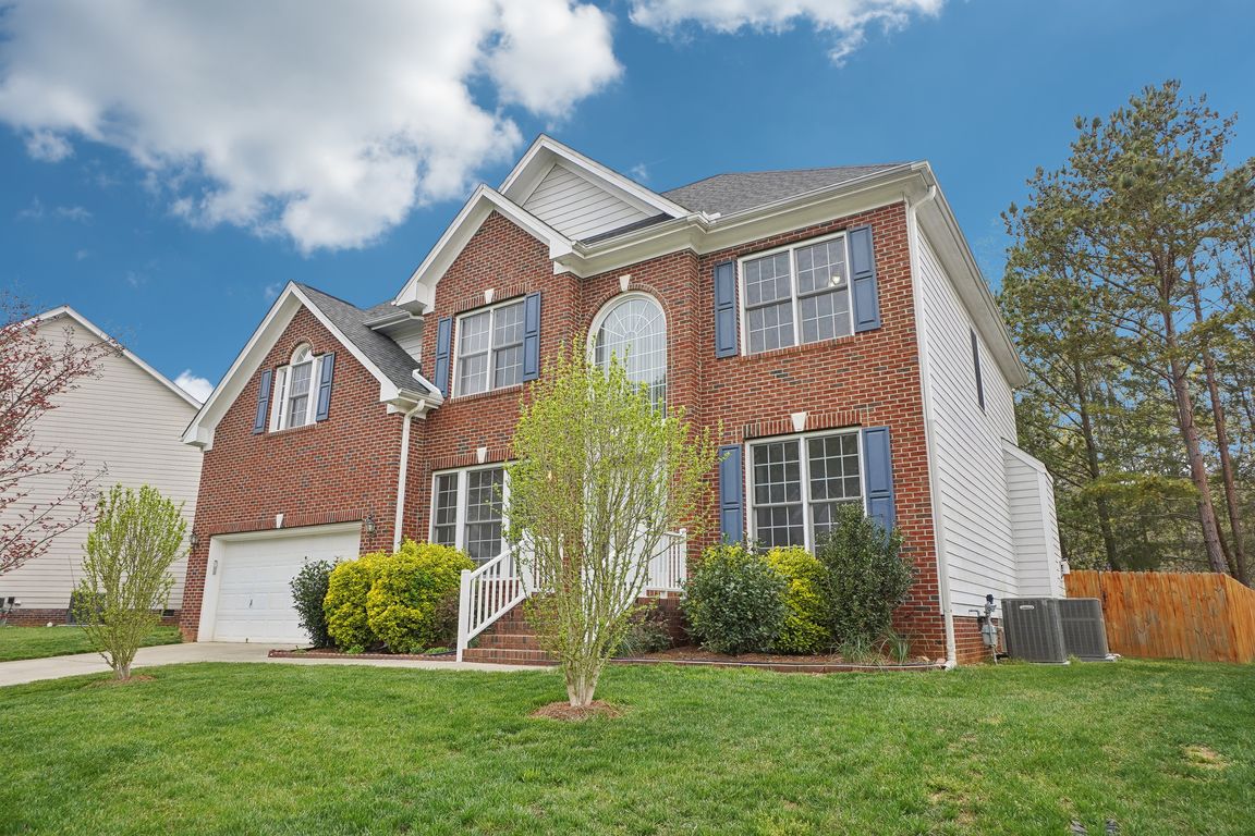 Yellowwood Ln-04042025-001.jpg
