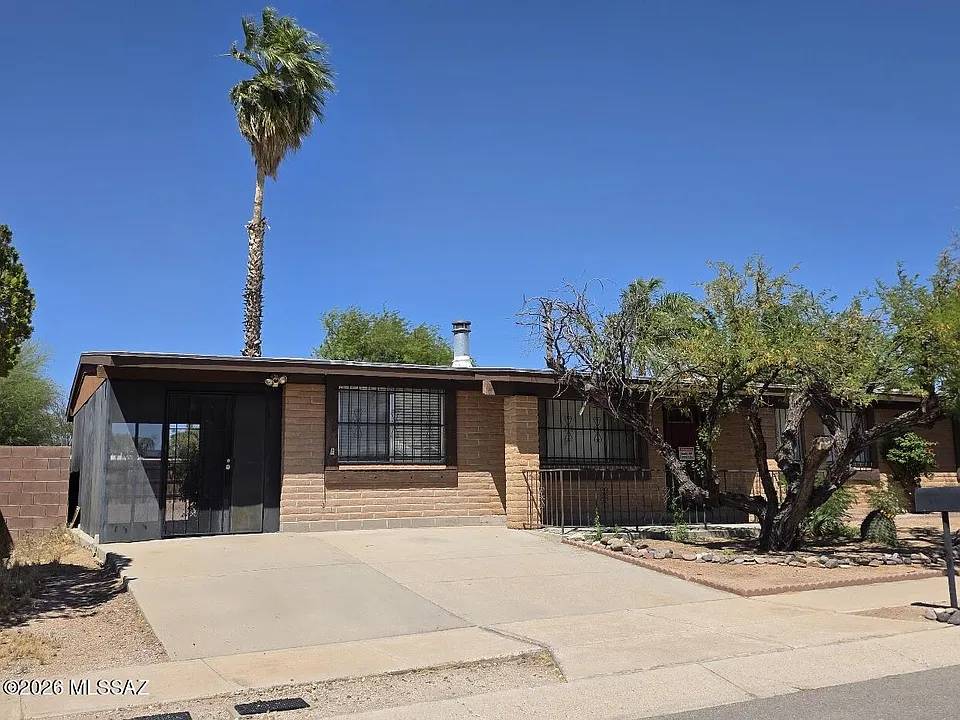 2356 W Ian Pl