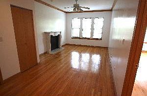 2nd image of 1366 W Jarvis Ave