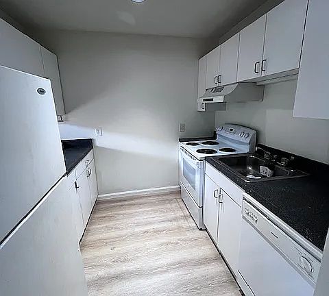 2nd image of 21 Wingate St #F332a6adb