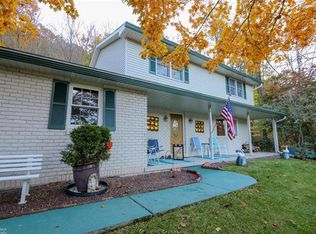 4575 Maple Dr, Walnutport, PA 18088