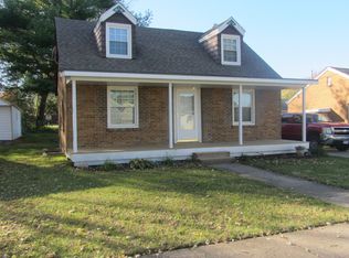 225 Sabin St, Sycamore, IL 60178