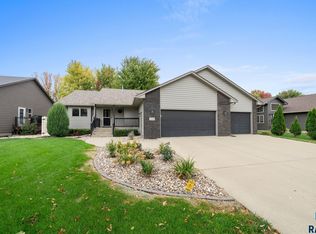 4916 E 3rd St, Sioux Falls, SD 57110
