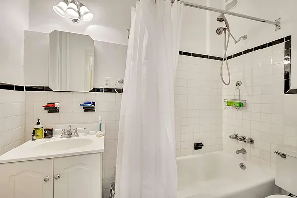 Rented by Compass | media 22