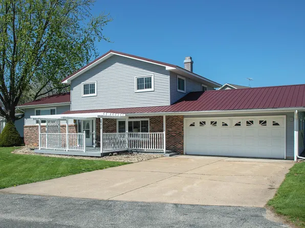 172 Lakeshore Dr, Nashua, IA 50658