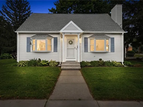 21 Portland St, Lincoln, RI 02838