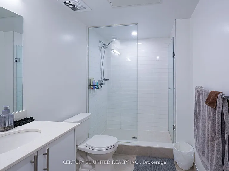 80 Bond St E #1411 — Photo 9