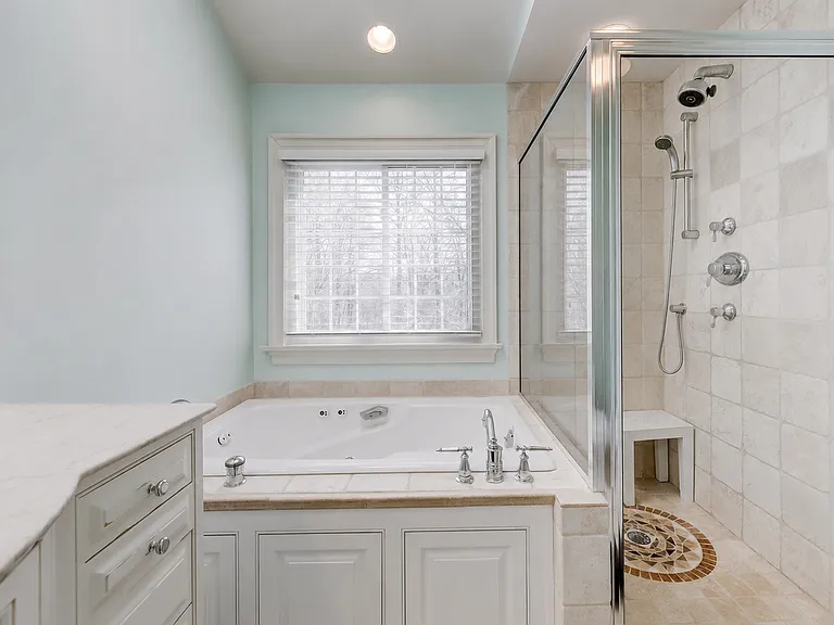715 Leister Dr — Photo 11