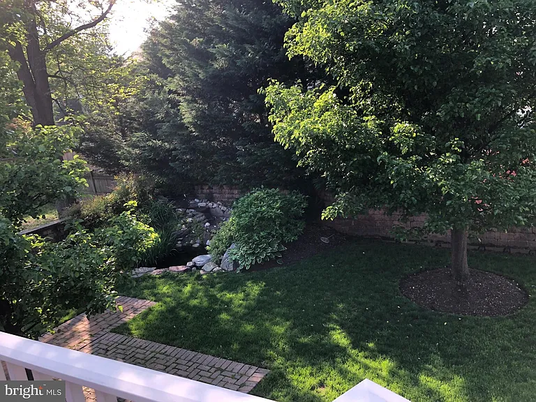 2138 Patrick Henry Dr — Photo 37