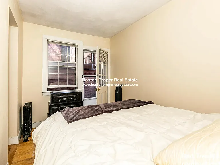 32 Irving St #2 — Photo 6
