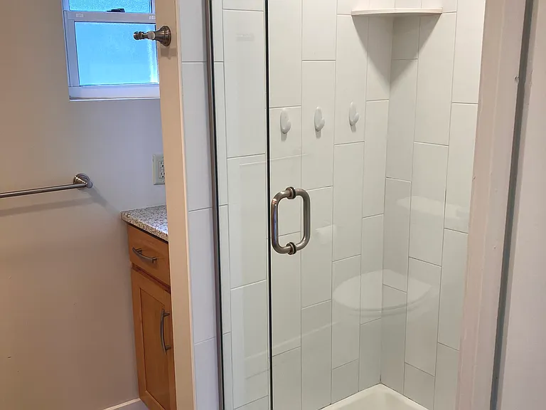 647 Isabella St #2 — Photo 6