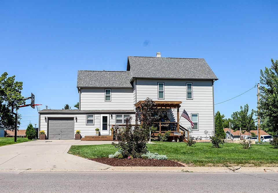 206 N Locust St, Madrid, IA 50156 Zillow