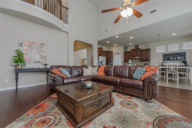 1st image of 200 Derby Ln