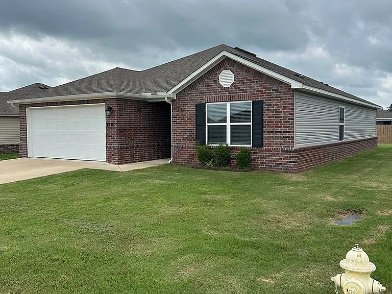 3216 E Jacob Ln — Photo 7