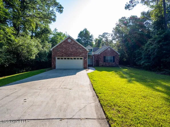 84112 Bayou Dr, Diamondhead, MS 39525