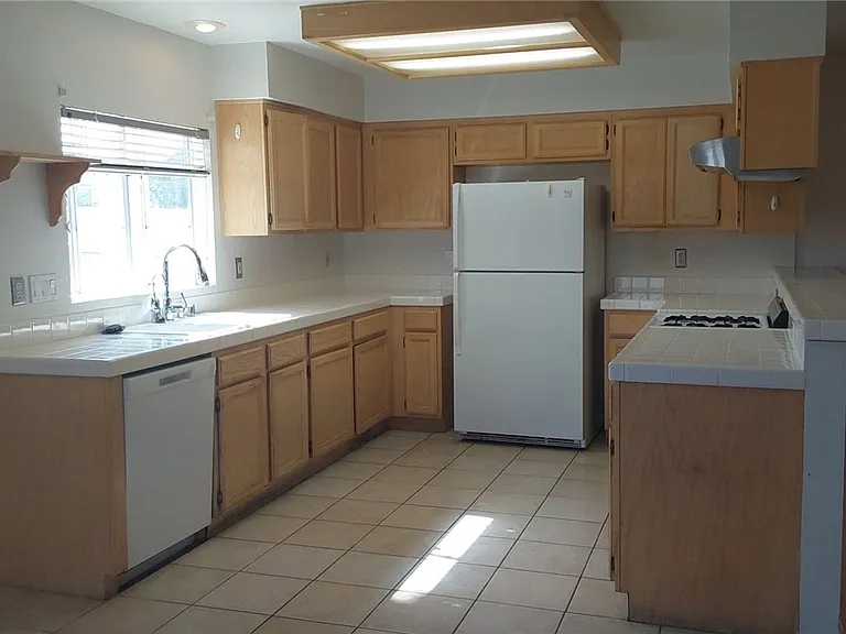 258 Buckskin St — Photo 2