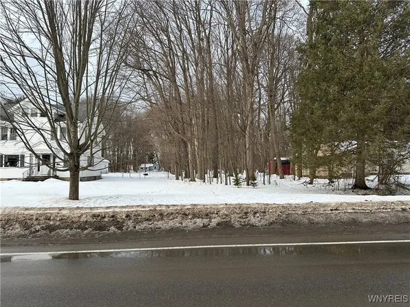 South St #19, East Aurora, NY 14052