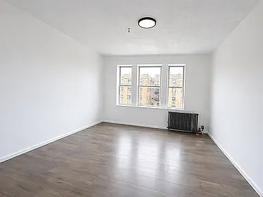 418 Central Ave — Photo 3
