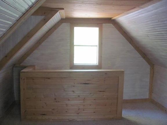 Upper loft bedroom 1