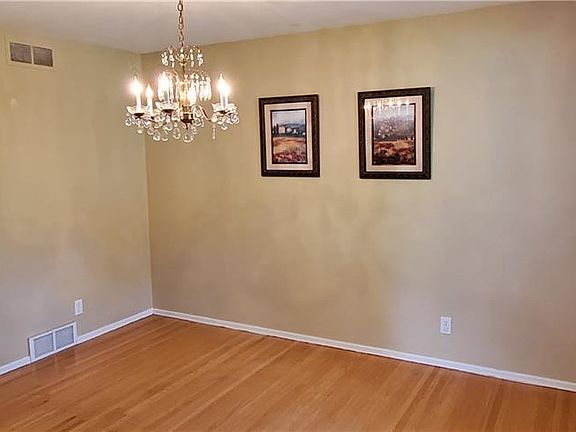 5th image of 33 Harper Dr