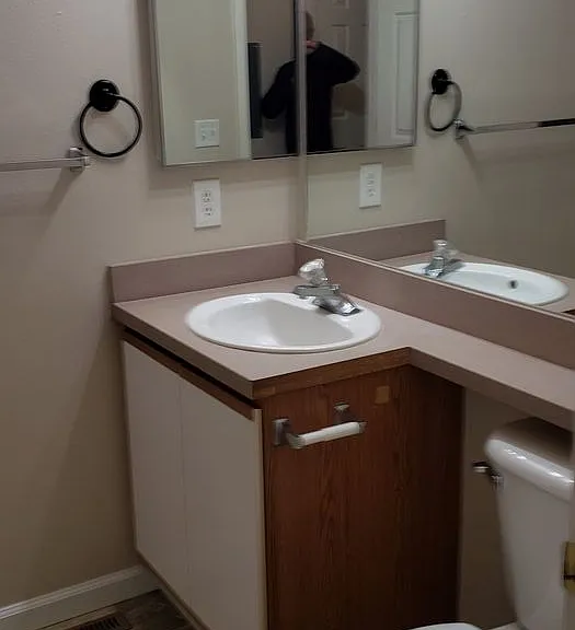 379 Lenore St — Photo 5
