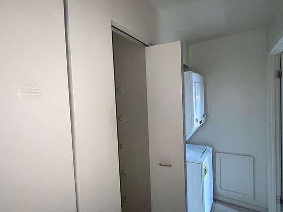 3rd image of 2629 Brown St APT 122
