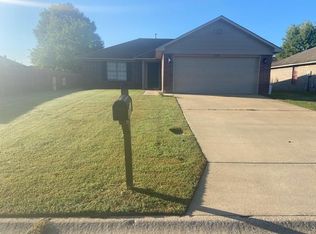 1725 Longfellow Dr, Conway, AR 72034