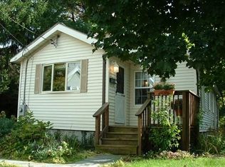 29 Freedom St, Hopedale, MA 01747