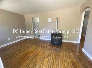 438 Community St #438, Lansing, MI 48906