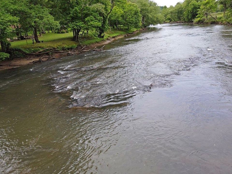 1st image of 24 Winding Creek Rd