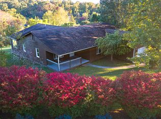 140 Wiley Dr, Lewisburg, WV 24901